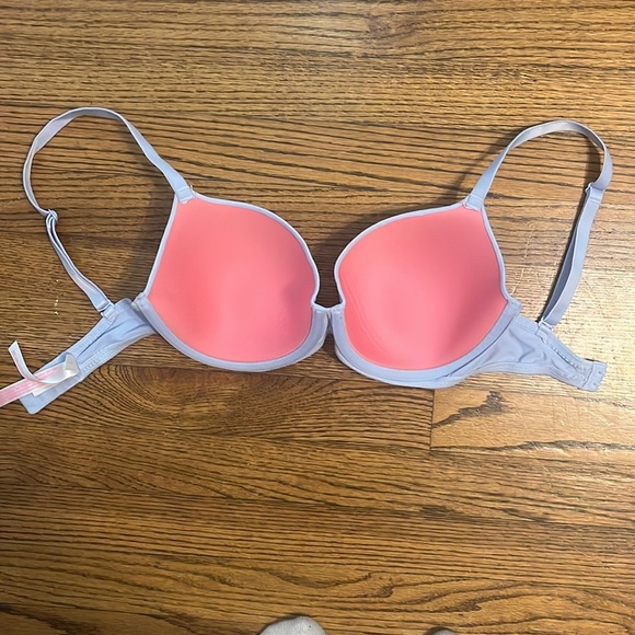 Victoria's Secret Pink Wear everywhere t-shirt lightly lined blue bra 32DD - Picture 3 of 3